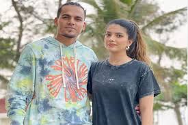 21,801 likes · 130 talking about this. Rahul Chahar Gives Fans A Glimpse Of His Hot Hairstylist Ahead Of Dc Mi Ipl 2021 Clash Delhi Capitals Vs Mumbai Indians Rahul Chahar Hairstyle