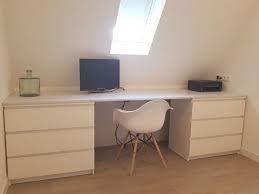 Bureau Onder Schuin Dak Ikea Malm Eames D Arbeitsplatz Bureau D Bureau Onder Schuin Dak Ikea Malm Eames D A In 2020 Gastezimmer Einrichten Ikea Malm Eames