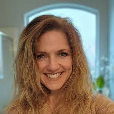 Sandra Stutz's Instagram, Twitter & Facebook