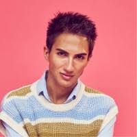 600+ perfiles de «John (jc)»