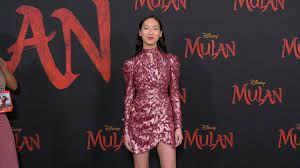 Madison hu (born c.) is an american actress. Madison Hu Mulan World Premiere Red Carpet Fashion Youtube