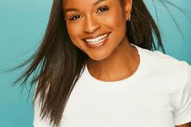 Tomoko Ozawa's Instagram, Twitter & Facebook