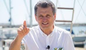 The main roles are interpreted by amza pellea (in dual role), draga olteanu matei, jean constantin. ReacÈ›ia Lui Nea Marin DupÄƒ Ce Un Escroc I A Folosit Identitatea Pentru Bani Ii Rog Pe ToÈ›i SÄƒ MÄƒ Scape De Nebunul Äƒsta