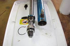 DIY : Comment remplacer les joints de cylindre hydraulique endommagés | LAC  DE RIVIÈRE