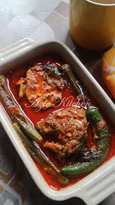 Masak kari ikan tenggiri menggunakan'periuk tanah' follow fb page & youtube saya ya. Kari Ikan Tenggiri Yang Sedap Azie Kitchen