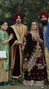 Pin By Suhani Sachdeva On Punjabi Royal Brides Indian Wedding Photography Poses India Wedding Dress Bridal Outfits