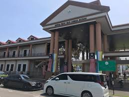 Originally built by the british administrators and was the british recreation club building, it was rebuilt and renamed after the late father of the then prime minister of malaysia, dato seri abdullah ahmad badawi, who declared the building open at a ceremony on 31 july, 2007. Penangkini Terkini Dewan Dato Haji Ahmad Badawi Runtuh Facebook
