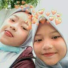 Mempunyai keterangan pewatas yang kata yang menjadi subjek suatu kalimat dapat diberi keterangan lebih lanjut dengan menggunakan penghubung yang. Buatlah Kalimat Berdasarkan Ciri Benda Pada Gambar Kucing Brainly Co Id