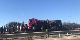 Bu yazara ait 9 kitap bulunmaktadır. Kamyonun Kasasi Otomobilin Uzerine Devrildi 1 Kisi Oldu Memurlar Net