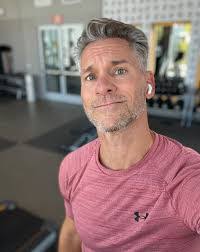 Dan Roberge's Instagram, Twitter & Facebook