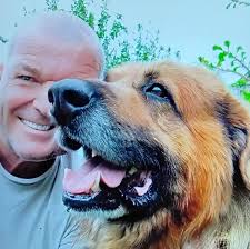 Wer im Harz am langen Wochenende einen Ausflug auf den Brocken plant,  sollte eine aktuelle Wetterwarnung beachten: Der Deutsche Wetterdienst  (DWD) warnt am Sonnabend vor orkanartigen Böen. 🌪️ 🚂 Der starke Wind