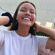 Anna Ferrell (annaeservidio)