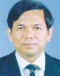 Pengarah urusannya, datuk seri zukri samat berkata, pihaknya akan memberi lebih tumpuan kepada perbankan konsumer seperti pembiayaan peribadi, pinjaman perumahan, pinjaman kenderaan dan kad kredit kerana banyak menyumbang kepada keuntungan syarikat sejak beberapa tahun lalu. Prominent Alumni