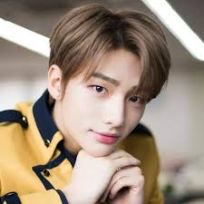 Let me just bring back this SOPA Prince Hwang Hyunjin, just in case you  missed it. 👑🤴