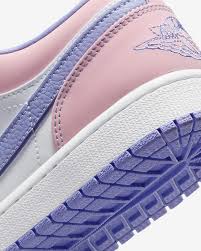 The air jordan 1 mid shoe is inspired by the first aj1, offering fans of jordan retros a chance to follow in the footsteps of greatness. Air Jordan 1 Low Se Shoe Nike My