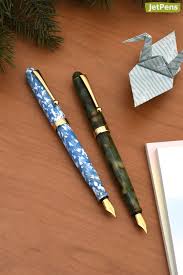Pilot corporation is a japanese pen manufacturer based in tokyo, japan. Made By Hand In Japan Out Of Modern Cellulose Acetate Onishi Seisakusho Fountain Pens Evoke The Nostalgic Appeal Of Classic Hand Turned C Jet Pens Pen New Pen