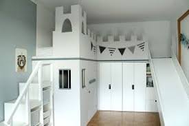 Ein Neues Ritterzimmer Fur Little L Mit Einem Ikea Hack Fur Ein Ritterburg Zimmer Jules Kleines Freudenhaus Ikea Stuva Ikea Hack Castle Rooms