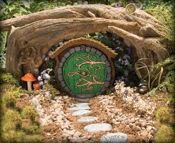 Porte Verte De Hobbit Fairy Etsy Fairy Garden Fairy Garden Houses The Hobbit