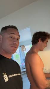 Morning coffee with the Legend himself @koarothman 🦅 Waves are pumping ⚡️