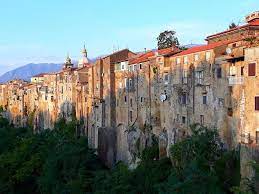After being frustrated with certain other pizza places with ridiculously long lines in the area, i went searching for another place to eat in the north end. Benevento Region Kampanien Italien Lose Puzzlespiele Kostenlos Auf Puzzle Factory