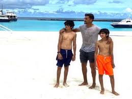 Hrithik roshan is an indian actor who works in hindi films. Sussanne Khan Wishes Best Dad In The World Hrithik Roshan On Birthday