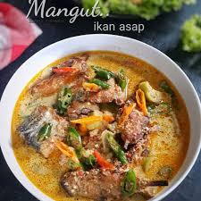 Resep dan cara membuat mangut pindang tongkol #jagomasakminggu1 yang mudah dan lezat, lihat juga tips membuat stik ubi coklat keju di yummy . Resep Mangut Ikan C 2020 Brilio Net Resep Masakan Thai Resep Masakan Resep