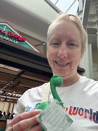 Donna Magner's Instagram, Twitter & Facebook