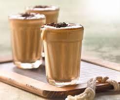 Dessert Gourmand Mousses Caramel Au Beurre Sale Et Copeaux De Chocolat Recette Mousse Caramel Caramel Au Beurre Sale Caramel Au Beurre