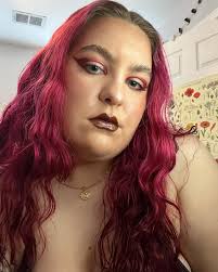 trying not to drop my kindle in the hot tub🫠