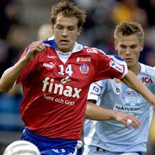 Sitt första landslagsmål gjorde granqvist mot san marino den 7 september 2010, där han blivit inbytt efter att olof mellbergutvisats. Andreas Granqvists Hanvideo Sprids Pa Natet Inte Meningen Den Skulle Komma Ut