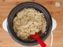 Después de cocinar el arroz integral, se puede almacenar en el refrigerador o congelador. Arroz Integral En Olla Arrocera Receta Facil Tiempo Entre Cucharas