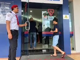 Apabila anda menyambungkan komputer riba anda untuk mengecas, tenaga elektrik sedang digunakan tanpa mengira peratusan bateri komputer riba anda. Saya Pelik Kenapa Bil Lebih Tinggi Sedangkan Tarif Tak Berubah Bil Tnb Naik