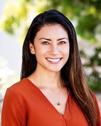 Amanda Dunn's Instagram, Twitter & Facebook