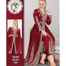 Beberapa tahun terakhir, tren fashion yang berkembang ialah model busana muslim baik untuk pria dan wanita. Model Baju Kain Sari India Lakaran