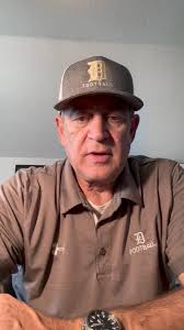 Time for Davis High School Football! Tonight the Darts will travel to play  the Syracuse Titans for the last Region 1 game. Huge game for the Darts!  Kickoff 7 pm at Syracuse.