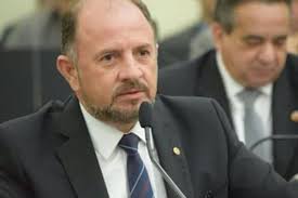 O ptb faz hoje parte da base aliada do governador wellington dias (pt). Roberto Jefferson Diz Que Antonio Albuquerque Vai Perder Direcao Do Ptb Em Alagoas Portal De Alagoas