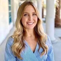 Leah Norton's Instagram, Twitter & Facebook