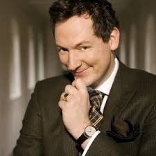 In vielen von uns wohnen zwei seelen in einer brust: Eckart Von Hirschhausen Im Interview Frauen Wollen Immer Einen Mann Mit Humor Planet Interview