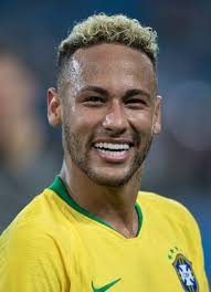 Joshua kimmich's new haircut (updated may 2021) everything you need to know about his shocking new style. 70 Best Football Players Haircuts Soccer Hairstyles For Guys Men S Style