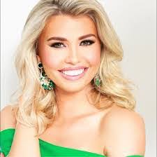 Lisa Sumrall's Instagram, Twitter & Facebook