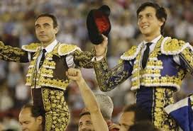5 grandes toreros lograron salir por la puerta grande de la Santamaría en  la temporada taurina | CONtexto ganadero