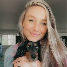 Carmen Scroggins's Instagram, Twitter & Facebook