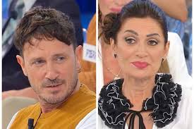 Barbara De Santi, spunta il video "intimo" con Ruggiero dopo Uomini e  Donne. Coccole e tenerezze