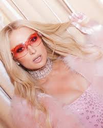 Channeling my inner Barbie 🎀💕 Fittings are the best kind of dress-up 👗🛍️