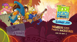 Club penguin ya actualizo y nos han traído un nuevo pin el cual se le da a llamar adorno navideño echenle un vistazo: End Of Summer Party At Club Penguin Teen Beach Movie Style