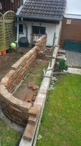 Sichtschutz Mit Hochbeet Aus Alten Backsteinen Bauanleitung Zum Selberbauen 1 2 Do Com Deine Heimwerker Community Hochbeet Garten Hochbeet Backstein