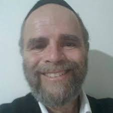 Daniel Selig's Instagram, Twitter & Facebook