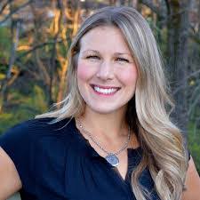 Michelle Lachner's Instagram, Twitter & Facebook