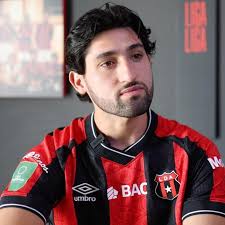 El entrenador de ellos (Jafet Soto) le dijo a Alejandro Bran que se iba a  encargar que no volviera a la Selección Nacional”, palabras de Aaron  Salazar en zona mixta.