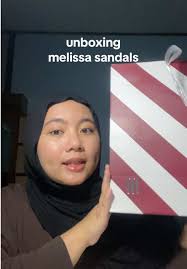 Melissa Kick Off Sandal Metallic Dourado 36081